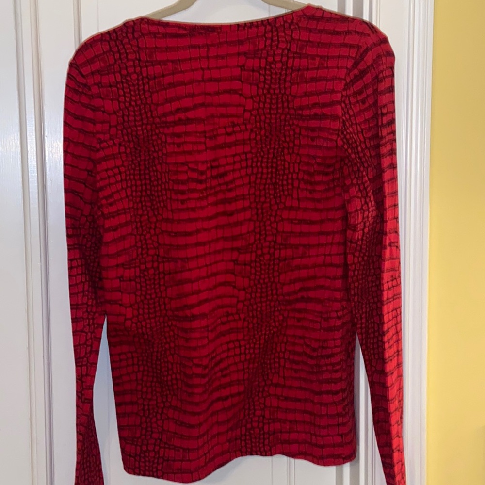 Michael Kors Basics Red with Black Snake🐍 Print Long Sleeve Shirt - Picture 3 of 5